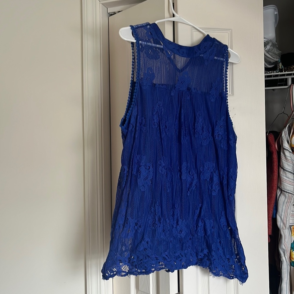 Blue lacy professional top